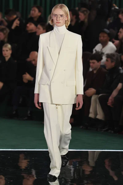 Look 27